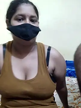 Snapshot of IND_COUPLE1 chatting on 08-06-26, 05:53 IND COUPLE1 online show from 08-06-26, 05:53