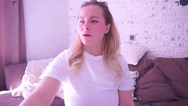 Charming Daphny online show from 03-20-25, 06:52