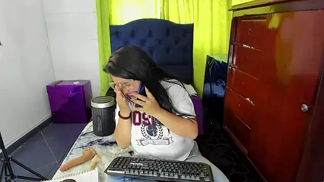  Angelinaandrade  online show from 01-31-25, 08:12