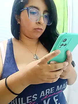  Angelinaandrade  online show from 01-16-26, 11:53