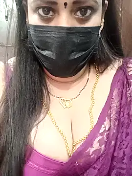 Snapshot of ashikaa_r chatting on 01-18-25, 06:56 ashikaa r online show from 01-18-25, 06:56