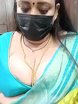 Snapshot of ashikaa_r chatting on 01-19-25, 05:07 ashikaa r online show from 01-19-25, 05:07