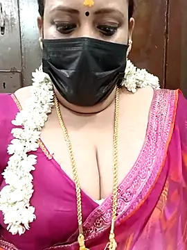 Snapshot of ashikaa_r chatting on 02-19-25, 01:50 ashikaa r online show from 02-19-25, 01:50