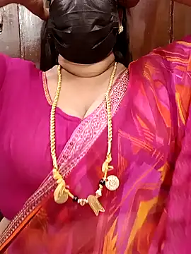 Snapshot of ashikaa_r chatting on 02-20-25, 01:40 ashikaa r online show from 02-20-25, 01:40