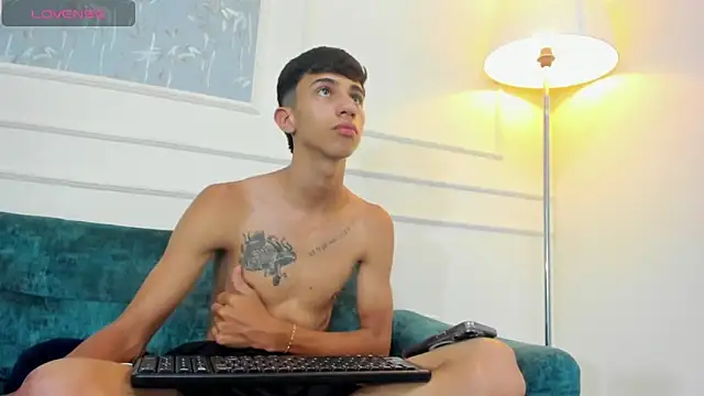 Lucian Davi online show from 02-21-25, 03:54