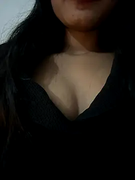 Snapshot of Hot_Goldengirl chatting on 12-05-25, 07:10 Hot Goldengirl online show from 12-05-25, 07:10