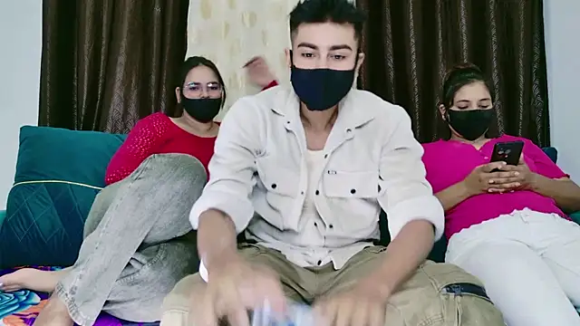 Snapshot of RupaliDixit chatting on 10-02-25, 05:09 RupaliDixit online show from 10-02-25, 05:09