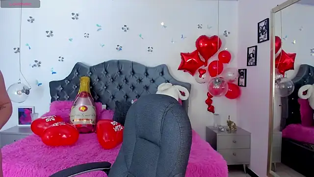 Snapshot of _Antonnela_ chatting on 02-15-25, 01:38 Antonnela online show from 02-15-25, 01:38