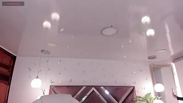 Snapshot of _Antonnela_ chatting on 11-25-25, 02:17 Antonnela online show from 11-25-25, 02:17