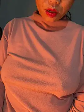 Snapshot of Laura8910 chatting on 12-06-24, 06:48 Laura8910 online show from 12-06-24, 06:48