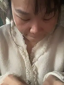 Snapshot of Laura8910 chatting on 12-11-24, 09:09 Laura8910 online show from 12-11-24, 09:09