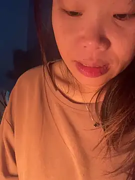 Snapshot of Laura8910 chatting on 01-02-25, 07:44 Laura8910 online show from 01-02-25, 07:44