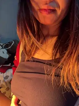 Snapshot of Laura8910 chatting on 01-17-25, 12:42 Laura8910 online show from 01-17-25, 12:42