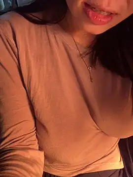 Snapshot of Laura8910 chatting on 01-23-25, 05:56 Laura8910 online show from 01-23-25, 05:56