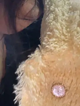 Snapshot of Laura8910 chatting on 02-18-25, 04:58 Laura8910 online show from 02-18-25, 04:58