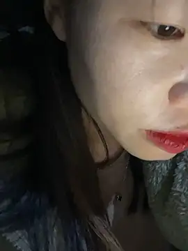 Snapshot of Laura8910 chatting on 02-22-25, 11:02 Laura8910 online show from 02-22-25, 11:02