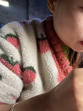 Snapshot of Laura8910 chatting on 03-18-25, 03:20 Laura8910 online show from 03-18-25, 03:20