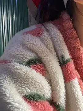 Snapshot of Laura8910 chatting on 03-19-25, 05:08 Laura8910 online show from 03-19-25, 05:08