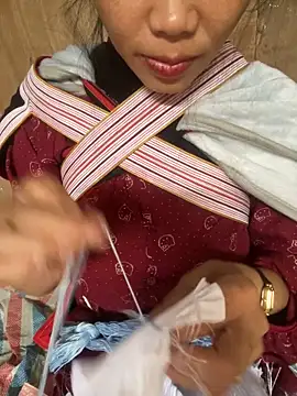 Snapshot of Laura8910 chatting on 10-31-25, 06:03 Laura8910 online show from 10-31-25, 06:03