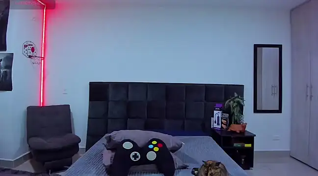 Alexander Martines online show from 03-05-25, 01:42