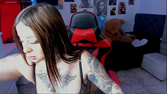 Erika Montoya online show from 09-15-25, 01:33