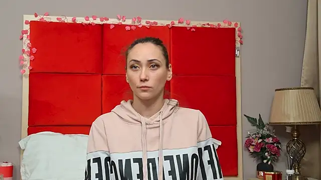 Snapshot of AliceMunro chatting on 03-05-25, 08:53 AliceMunro online show from 03-05-25, 08:53