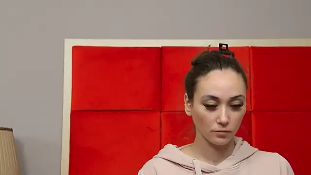 Snapshot of AliceMunro chatting on 03-13-25, 10:32 AliceMunro online show from 03-13-25, 10:32