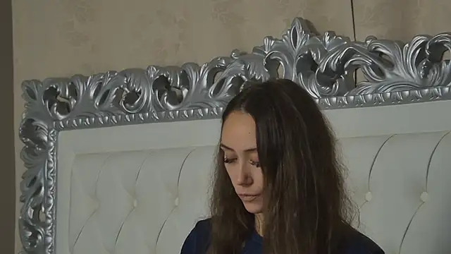 Snapshot of AliceMunro chatting on 10-07-25, 07:11 AliceMunro online show from 10-07-25, 07:11