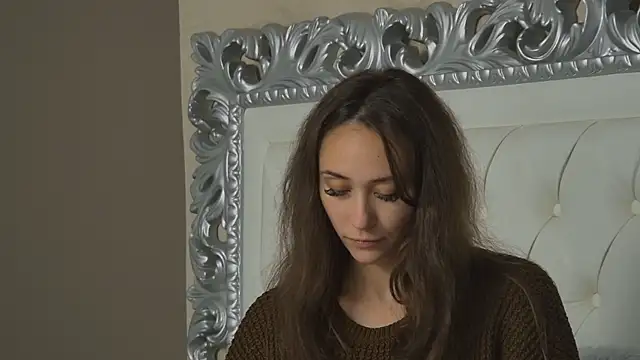 Snapshot of AliceMunro chatting on 10-10-25, 03:55 AliceMunro online show from 10-10-25, 03:55