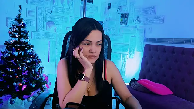 KarolinaRobinson online show from 12-20-24, 03:00