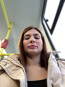 Snapshot of Accole chatting on 02-09-25, 06:43 Accole online show from 02-09-25, 06:43