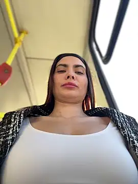 Snapshot of Accole chatting on 09-11-25, 06:35 Accole online show from 09-11-25, 06:35