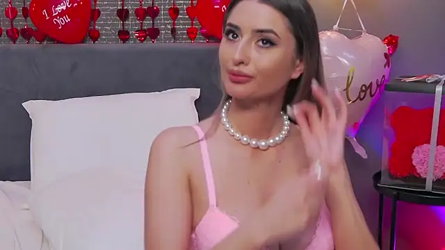 LoraDevine online show from 02-15-25, 06:23