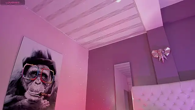 Snapshot of vega_roux chatting on 03-23-25, 07:53 vega roux online show from 03-23-25, 07:53