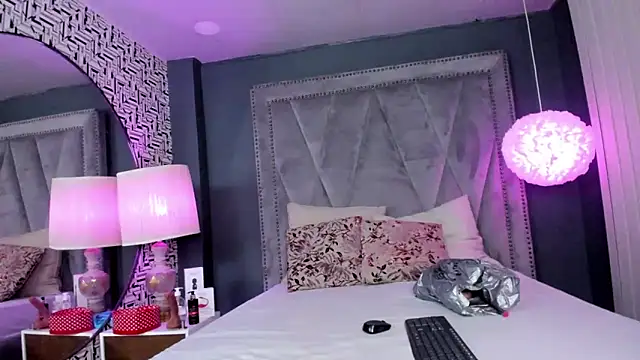 Hotsamantamature online show from 03-06-25, 07:43