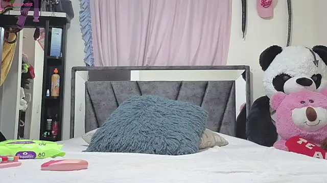 Hotsamantamature online show from 10-18-25, 02:03