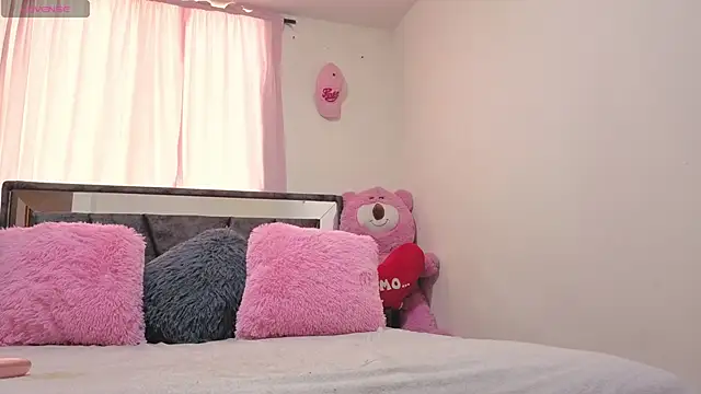 Hotsamantamature online show from 10-30-25, 08:42