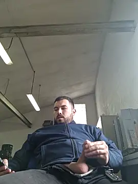 Snapshot of Leonormaldick chatting on 12-18-24, 10:51 Leonormaldick online show from 12-18-24, 10:51