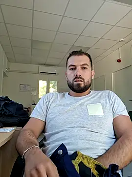 Snapshot of Leonormaldick chatting on 09-24-25, 08:17 Leonormaldick online show from 09-24-25, 08:17