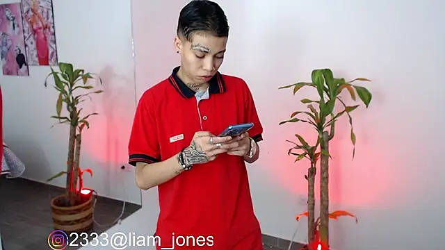 Snapshot of Jonesliam23 chatting on 12-06-24, 07:01 Jonesliam23 online show from 12-06-24, 07:01