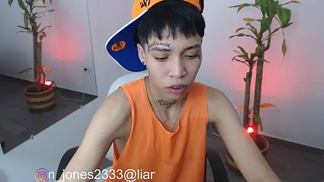 Snapshot of Jonesliam23 chatting on 12-13-24, 10:23 Jonesliam23 online show from 12-13-24, 10:23