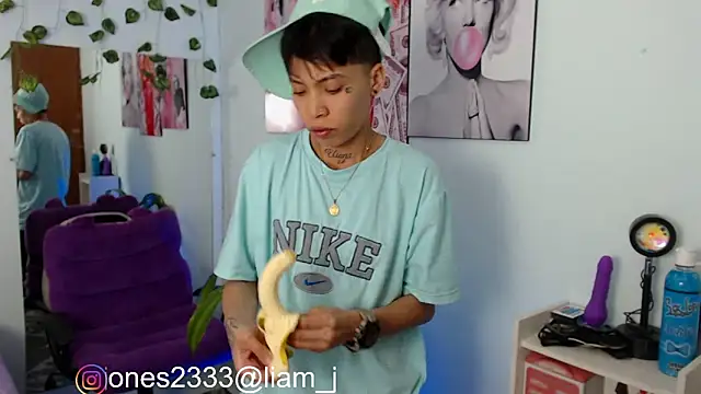 Snapshot of Jonesliam23 chatting on 01-22-25, 08:28 Jonesliam23 online show from 01-22-25, 08:28