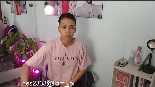 Snapshot of Jonesliam23 chatting on 02-08-25, 11:02 Jonesliam23 online show from 02-08-25, 11:02