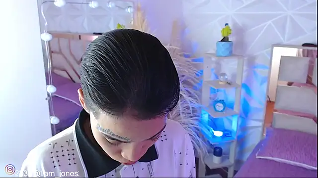 Snapshot of Jonesliam23 chatting on 09-21-25, 07:15 Jonesliam23 online show from 09-21-25, 07:15