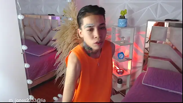 Snapshot of Jonesliam23 chatting on 09-22-25, 07:05 Jonesliam23 online show from 09-22-25, 07:05