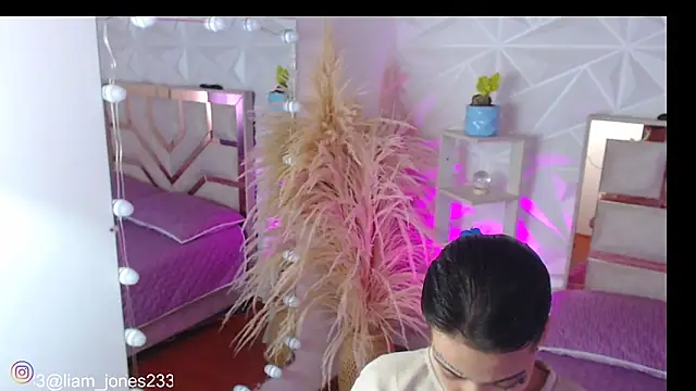 Snapshot of Jonesliam23 chatting on 09-26-25, 06:12 Jonesliam23 online show from 09-26-25, 06:12