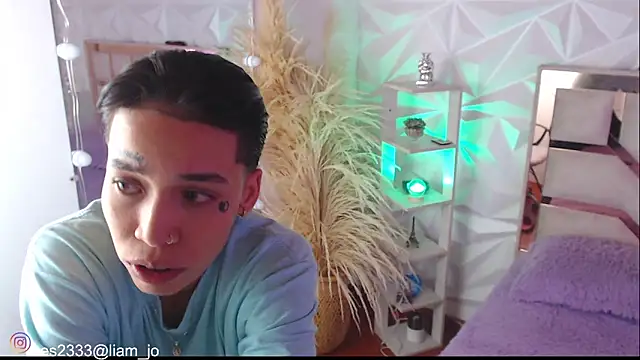 Snapshot of Jonesliam23 chatting on 10-14-25, 07:25 Jonesliam23 online show from 10-14-25, 07:25