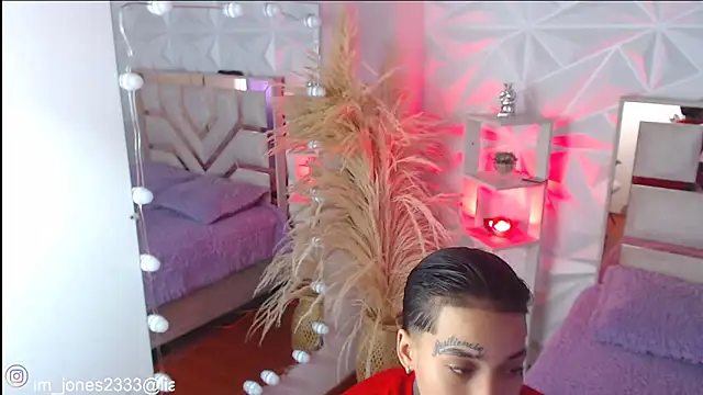 Snapshot of Jonesliam23 chatting on 10-18-25, 07:14 Jonesliam23 online show from 10-18-25, 07:14