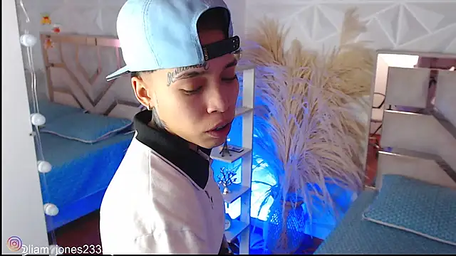 Snapshot of Jonesliam23 chatting on 11-24-25, 07:24 Jonesliam23 online show from 11-24-25, 07:24