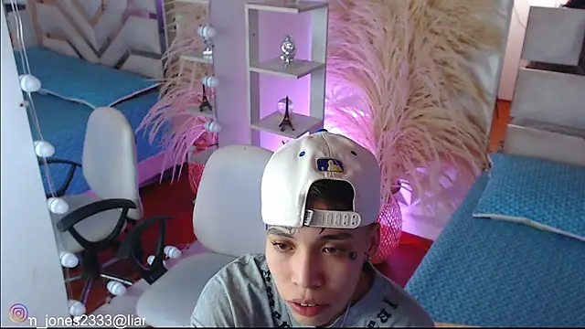 Snapshot of Jonesliam23 chatting on 11-26-25, 07:26 Jonesliam23 online show from 11-26-25, 07:26